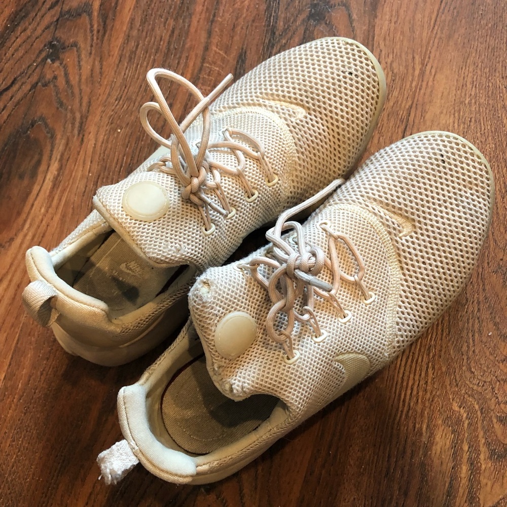 Nike tennis shoes